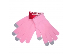Вязаные розовые перчатки для фигуриста